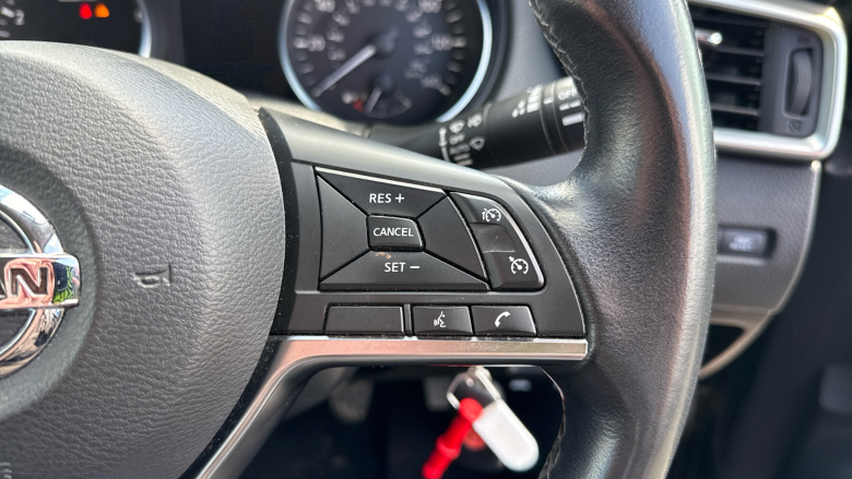 Nissan Qashqai 1.3 DiG-T Acenta Premium 5dr Petrol Hatchback